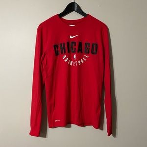Nike Dri-Fit NBA Chicago Bulls warmup longsleeve